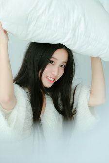 边吃奶边摸下很爽视频